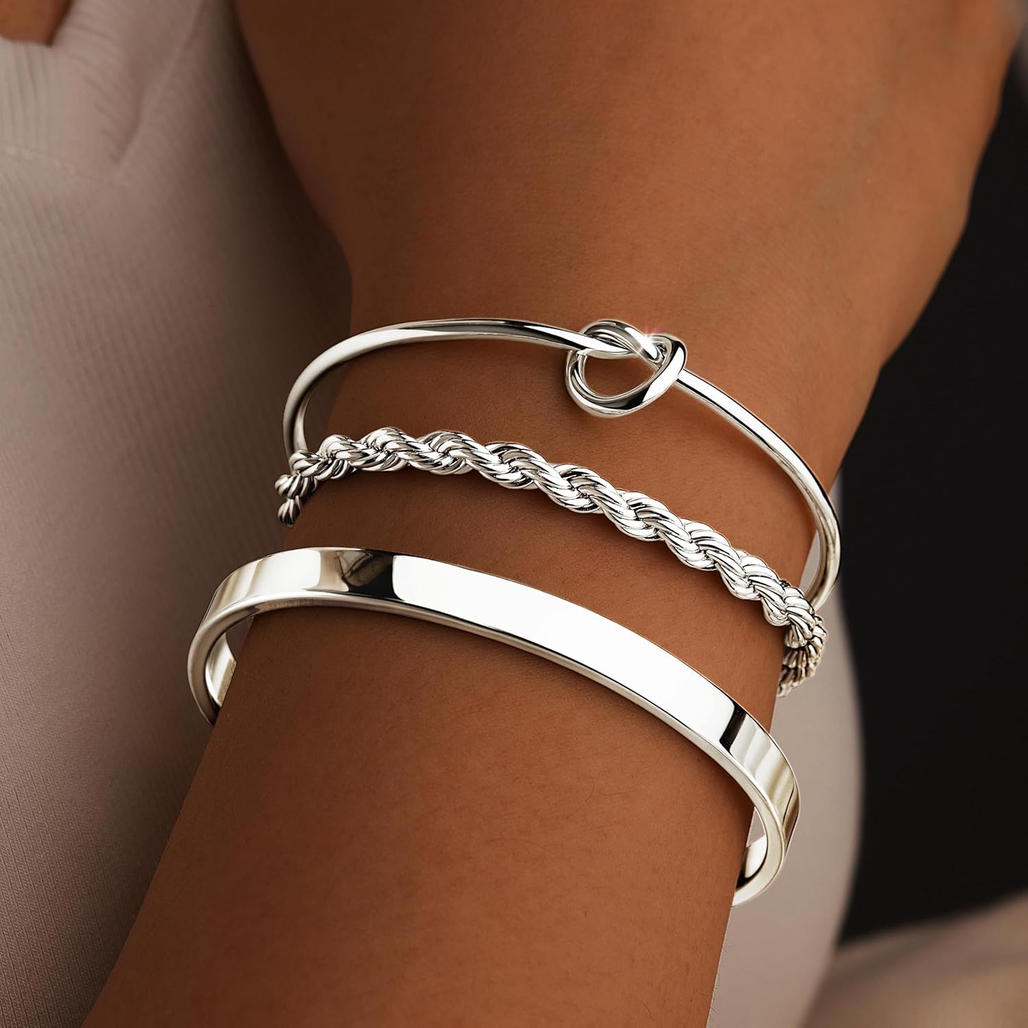 925 Sterling Silver Bracelets  - огляд і ціна Jewelry Essentials Watches