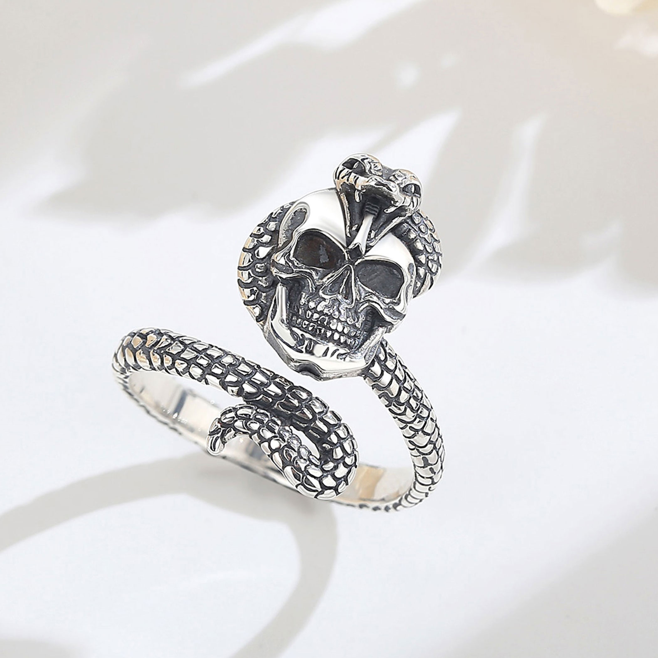 Eudora 925 Sterling Silver Sna - огляд і ціна Gothic Skull Ring