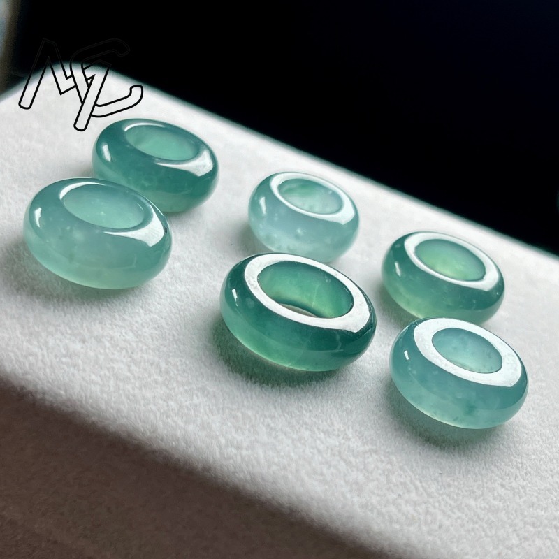 Natural Emerald Blue Water Luc - огляд і ціна Jewelry & Watches Company