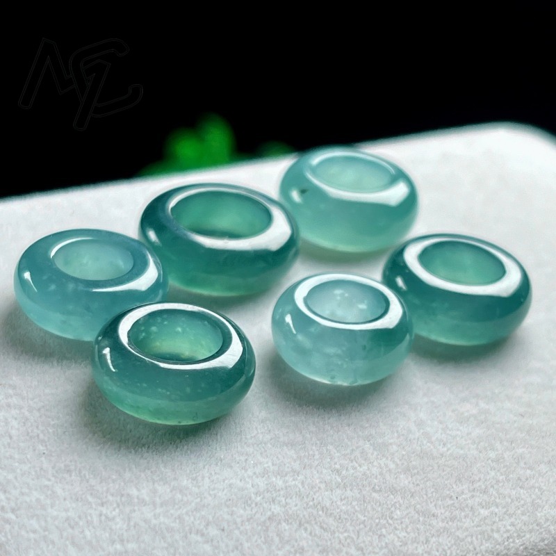 Natural Emerald Blue Water Luc - огляд і ціна Jewelry & Watches Company